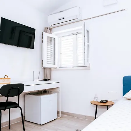 Serious Job 杜布罗夫尼克