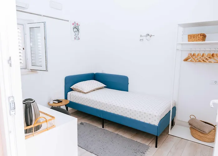 Gostinjska kuća Serious Job 2*